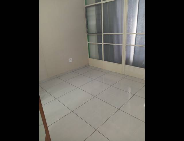 5 BEDROOM FLAT FOR SALE IN SUNNYSIDE
